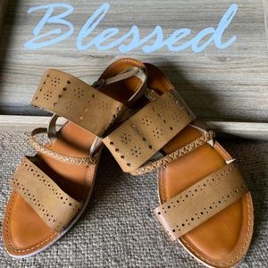 Rogue Tan Strapped Sandals